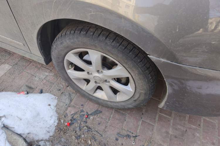 Used Nissan Sylphy 2009 1.6XE Manual Comfort Edition Right Front Wheel Hub