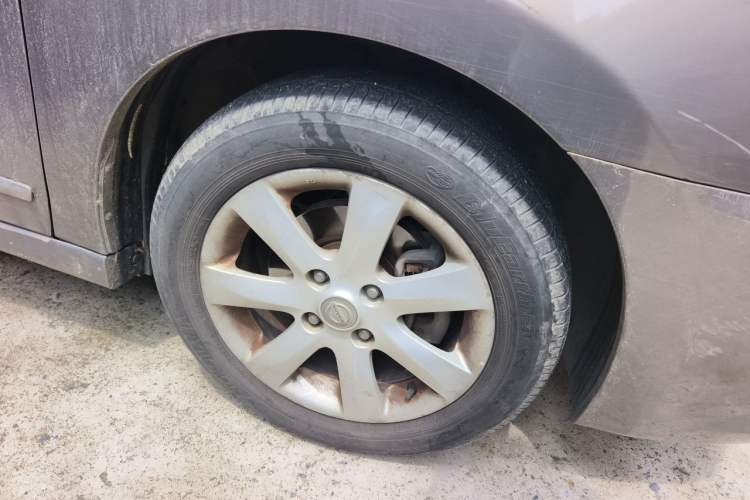 Used Nissan Sylphy 2009 1.6XE Automatic Comfort Edition Right Front Wheel Hub