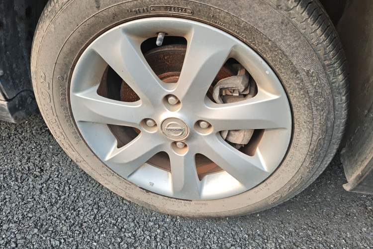Used Nissan Sylphy 2009 1.6XL Automatic Luxury Sunroof Edition Right Front Wheel Hub