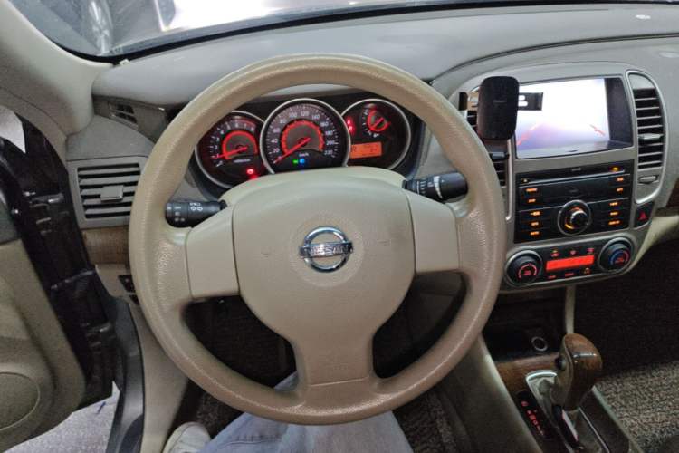 Used Nissan Sylphy 2009 1.6XL Automatic Luxury Sunroof Edition Steering Wheel