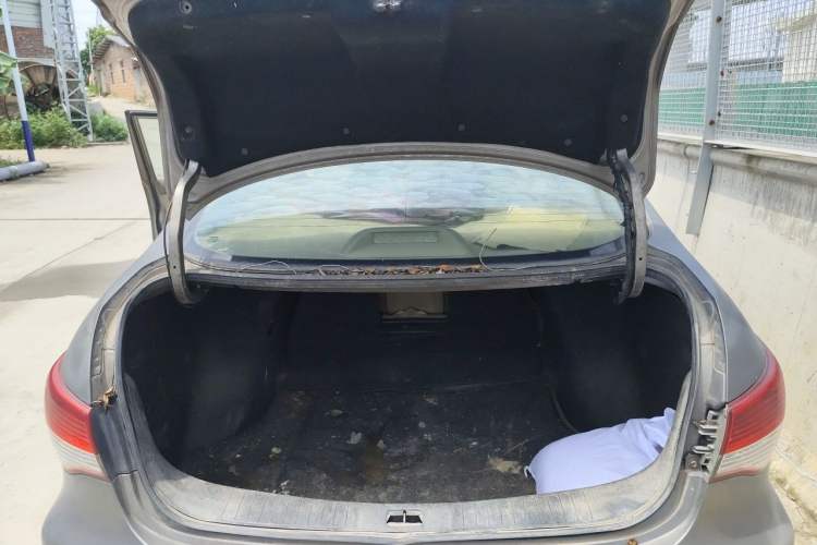 Used Nissan Sylphy 2009 1.6XL Automatic Luxury Sunroof Edition Trunk