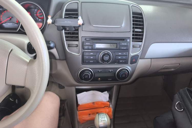 Used Nissan Sylphy 2012 Classic 1.6XE Manual Comfort Edition Audio And AC Panel