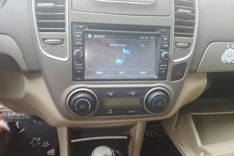 Used Nissan Sylphy 2012 Classic 1.6XE Automatic Comfort Edition Audio And AC Panel