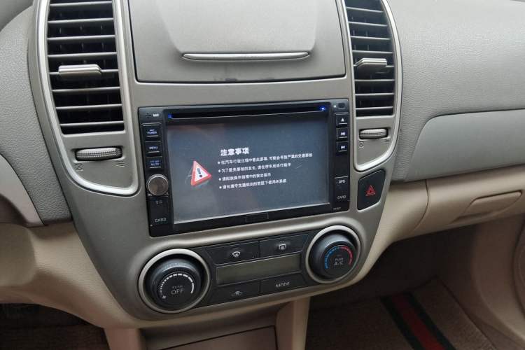 Used Nissan Sylphy 2012 Classic 1.6XE Manual Comfort Edition Audio And AC Panel