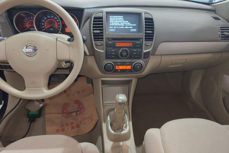 Used Nissan Sylphy 2012 Classic 1.6XE Manual Comfort Edition Audio And AC Panel