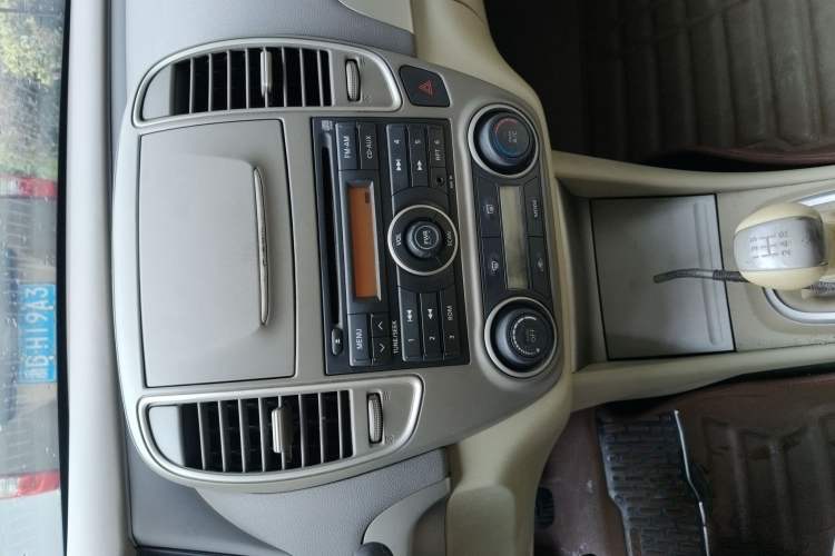 Used Nissan Sylphy 2012 Classic 1.6XE Manual Comfort Edition Audio And AC Panel