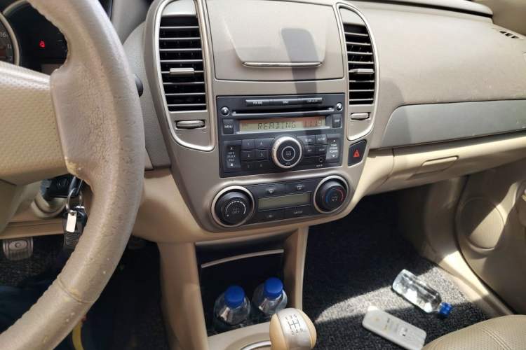 Used Nissan Sylphy 2012 Classic 1.6XE Manual Comfort Edition Audio And AC Panel