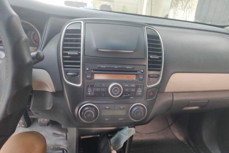 Used Nissan Sylphy 2012 Classic 1.6XE Manual Comfort Edition Audio And AC Panel