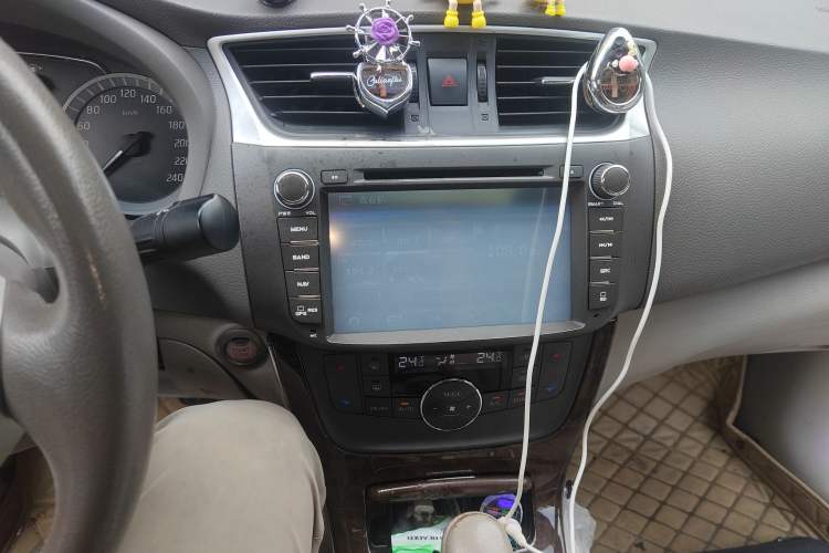 Used Nissan Sylphy 2012 1.8XL CVT Luxury Edition Audio And AC Panel