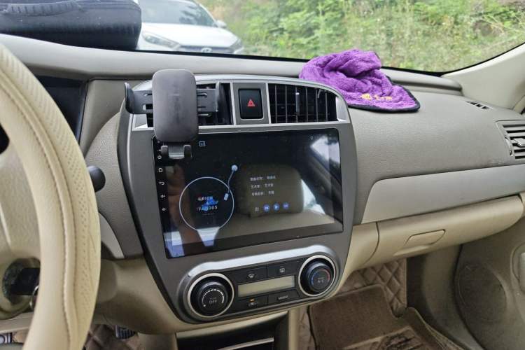 Used Nissan Sylphy 2012 Classic 1.6XE Manual Comfort Edition Audio And AC Panel