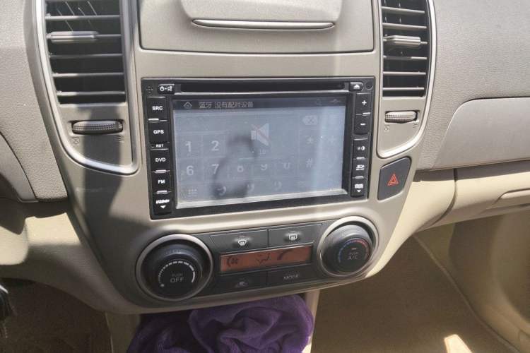 Used Nissan Sylphy 2012 Classic 1.6XE Manual Comfort Edition Audio And AC Panel