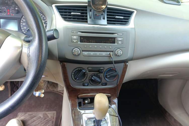 Used Nissan Sylphy 2012 1.6 XL CVT Luxury Edition Audio And AC Panel