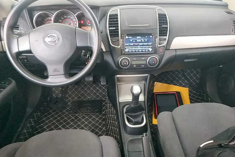 Used Nissan Sylphy 2012 Classic 1.6XE Manual Comfort Edition Audio And AC Panel