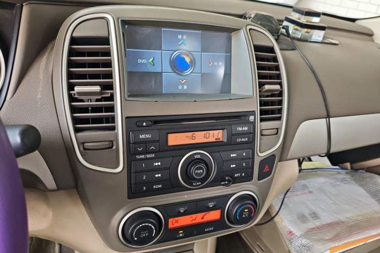 Used Nissan Sylphy 2012 Classic 1.6 XL Automatic Luxury Edition Audio And AC Panel