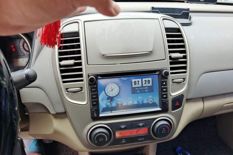 Used Nissan Sylphy 2012 Classic 1.6XE Manual Comfort Edition Audio And AC Panel