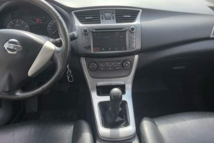 Used Nissan Sylphy 2012 1.6 XL Manual Luxury Edition Audio And AC Panel