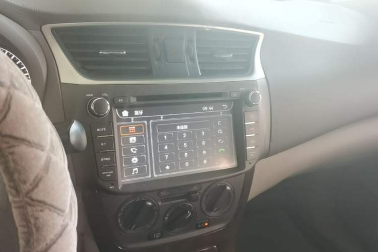 Used Nissan Sylphy 2012 1.6 XL Manual Luxury Edition Audio And AC Panel
