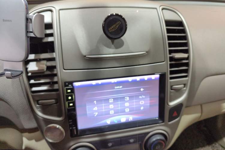 Used Nissan Sylphy 2012 Classic 1.6XE Automatic Comfort Edition Audio And AC Panel