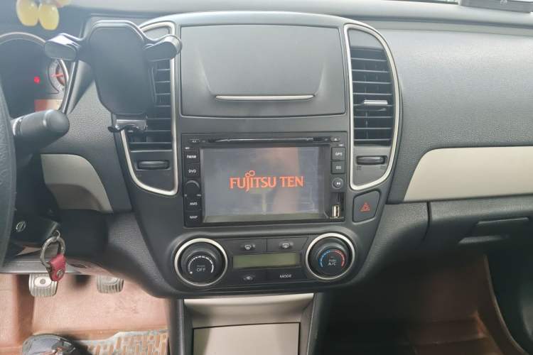 Used Nissan Sylphy 2012 Classic 1.6XE Manual Comfort Edition Audio And AC Panel