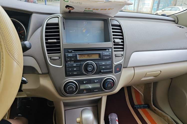 Used Nissan Sylphy 2012 Classic 1.6 XL Automatic Luxury Edition Audio And AC Panel
