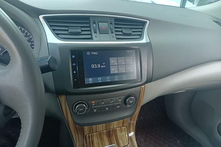 Used Nissan Sylphy 2012 1.6 XL Manual Luxury Edition Audio And AC Panel
