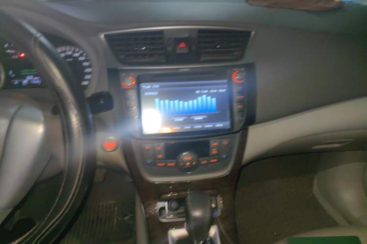 Used Nissan Sylphy 2012 1.8XL CVT Luxury Edition Audio And AC Panel