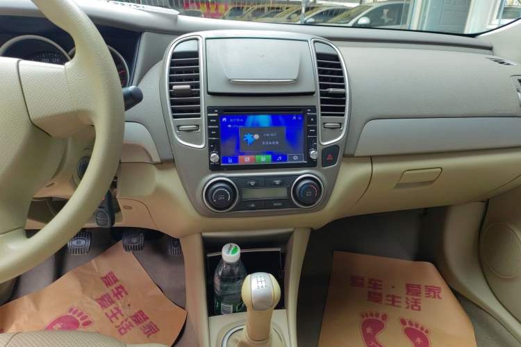 Used Nissan Sylphy 2012 Classic 1.6XE Manual Comfort Edition Audio And AC Panel
