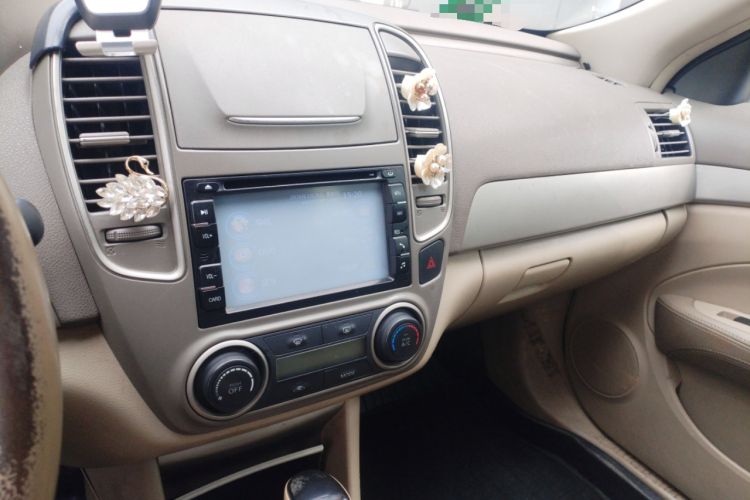 Used Nissan Sylphy 2012 Classic 1.6XE Automatic Comfort Edition Audio And AC Panel