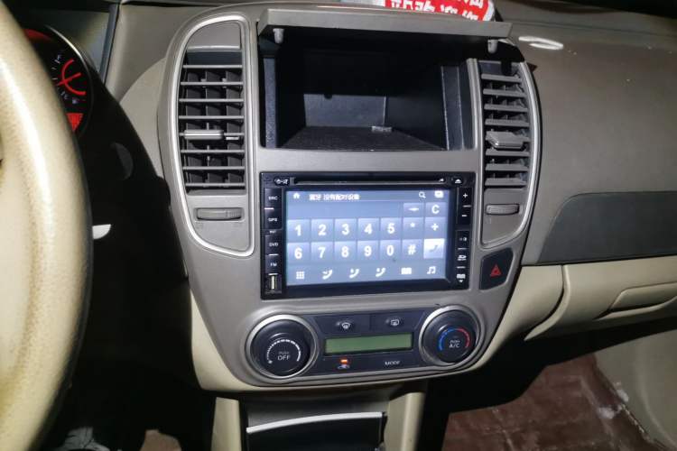Used Nissan Sylphy 2012 Classic 1.6XE Manual Comfort Edition Audio And AC Panel