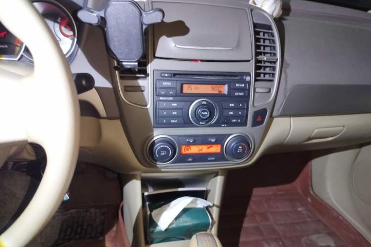 Used Nissan Sylphy 2012 Classic 1.6XE Manual Comfort Edition Audio And AC Panel