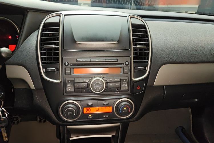 Used Nissan Sylphy 2012 Classic 1.6XE Manual Comfort Edition Audio And AC Panel