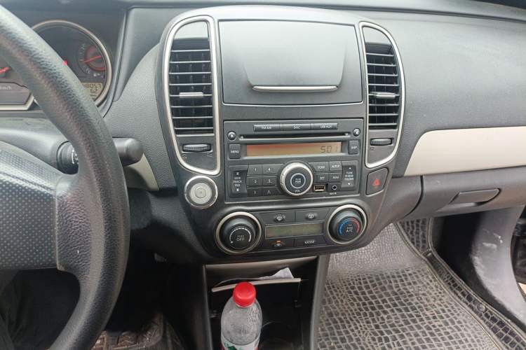 Used Nissan Sylphy 2012 Classic 1.6XE Manual Comfort Edition Audio And AC Panel