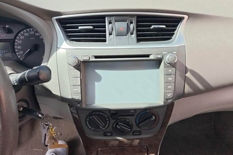 Used Nissan Sylphy 2012 1.6 XL CVT Luxury Edition Audio And AC Panel