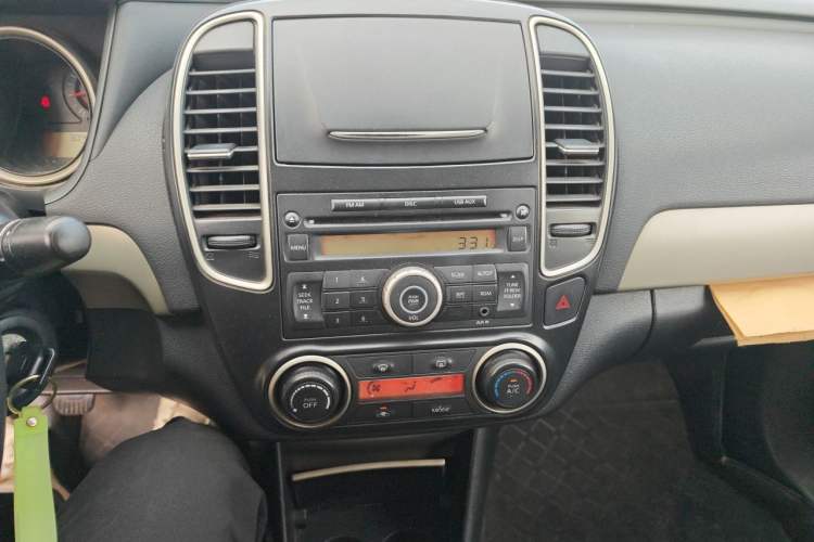 Used Nissan Sylphy 2012 Classic 1.6XE Manual Comfort Edition Audio And AC Panel