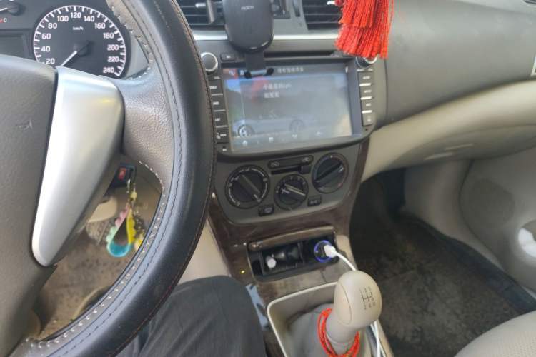 Used Nissan Sylphy 2012 1.6 XL Manual Luxury Edition Audio And AC Panel