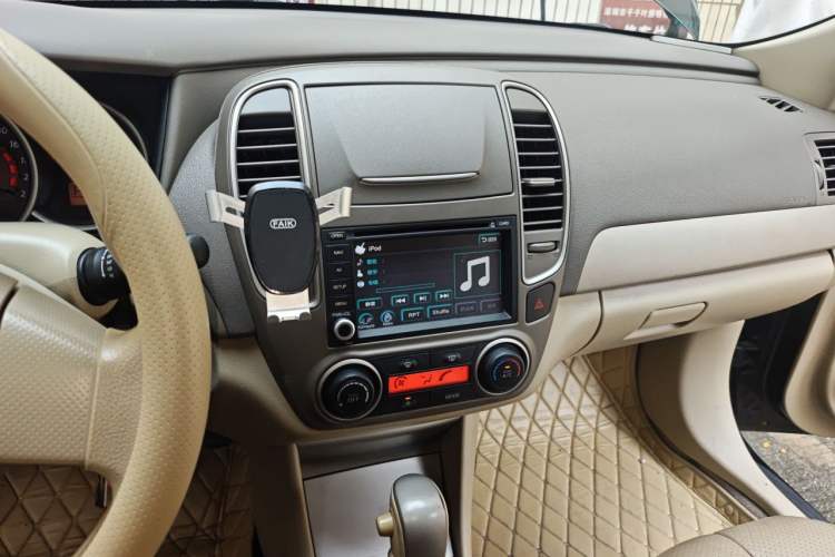 Used Nissan Sylphy 2012 Classic 1.6 XL Automatic Luxury Edition Audio And AC Panel