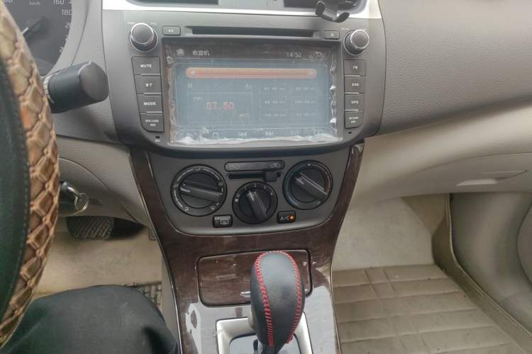 Used Nissan Sylphy 2012 1.6 XL CVT Luxury Edition Audio And AC Panel