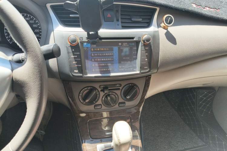 Used Nissan Sylphy 2012 1.6 XL CVT Luxury Edition Audio And AC Panel