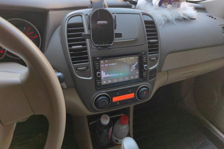 Used Nissan Sylphy 2012 Classic 1.6XE Automatic Comfort Edition Audio And AC Panel