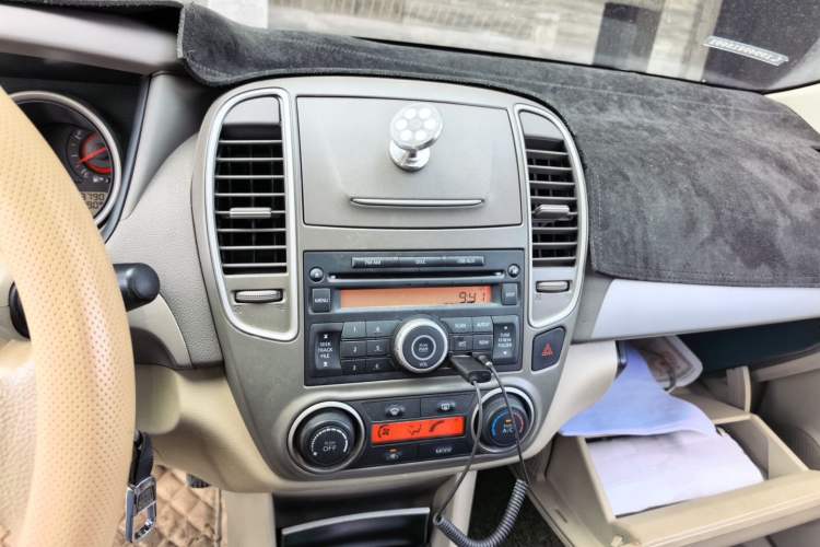 Used Nissan Sylphy 2012 Classic 1.6XE Manual Comfort Edition Audio And AC Panel