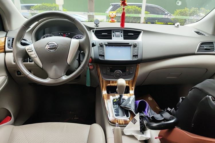 Used Nissan Sylphy 2012 1.8XL CVT Luxury Edition Center Console