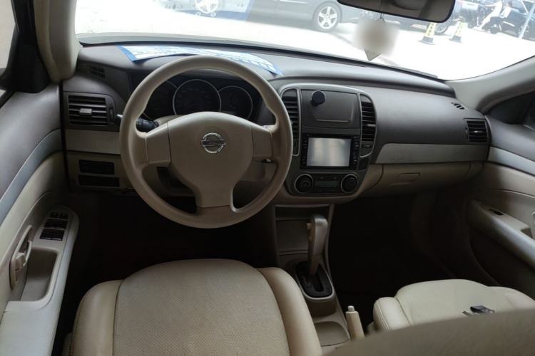 Used Nissan Sylphy 2012 Classic 1.6XE Automatic Comfort Edition Center Console