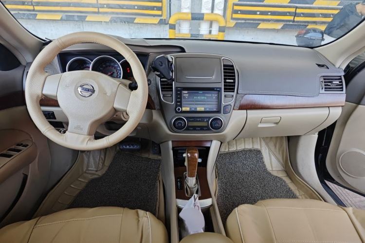 Used Nissan Sylphy 2012 Classic 1.6XE Automatic Comfort Edition Center Console