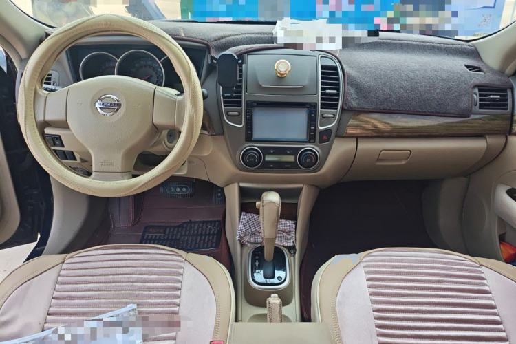 Used Nissan Sylphy 2012 Classic 1.6XE Automatic Comfort Edition Center Console