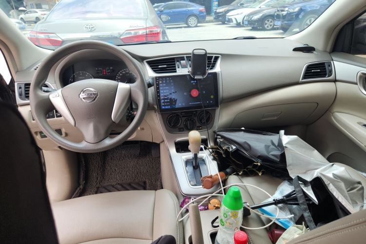 Used Nissan Sylphy 2012 1.6XE CVT Comfort Edition Center Console