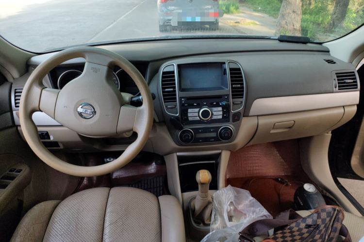 Used Nissan Sylphy 2012 Classic 1.6XL Manual Luxury Edition Center Console