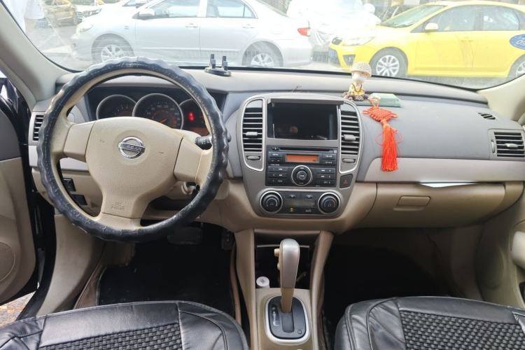 Used Nissan Sylphy 2012 Classic 1.6XE Automatic Comfort Edition Center Console