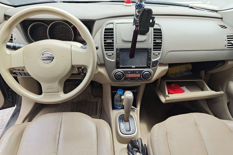 Used Nissan Sylphy 2012 Classic 1.6 XL Automatic Luxury Edition Center Console