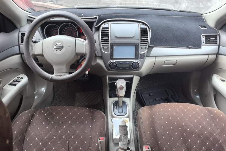 Used Nissan Sylphy 2012 Classic 1.6XE Automatic Comfort Edition Center Console
