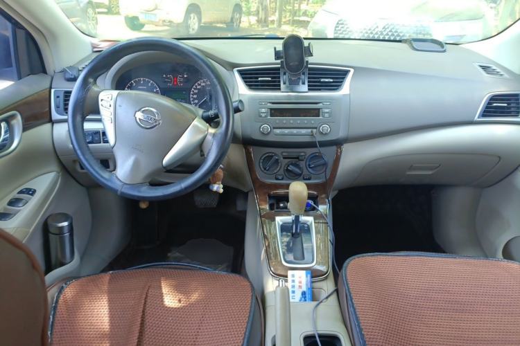 Used Nissan Sylphy 2012 1.6 XL CVT Luxury Edition Center Console